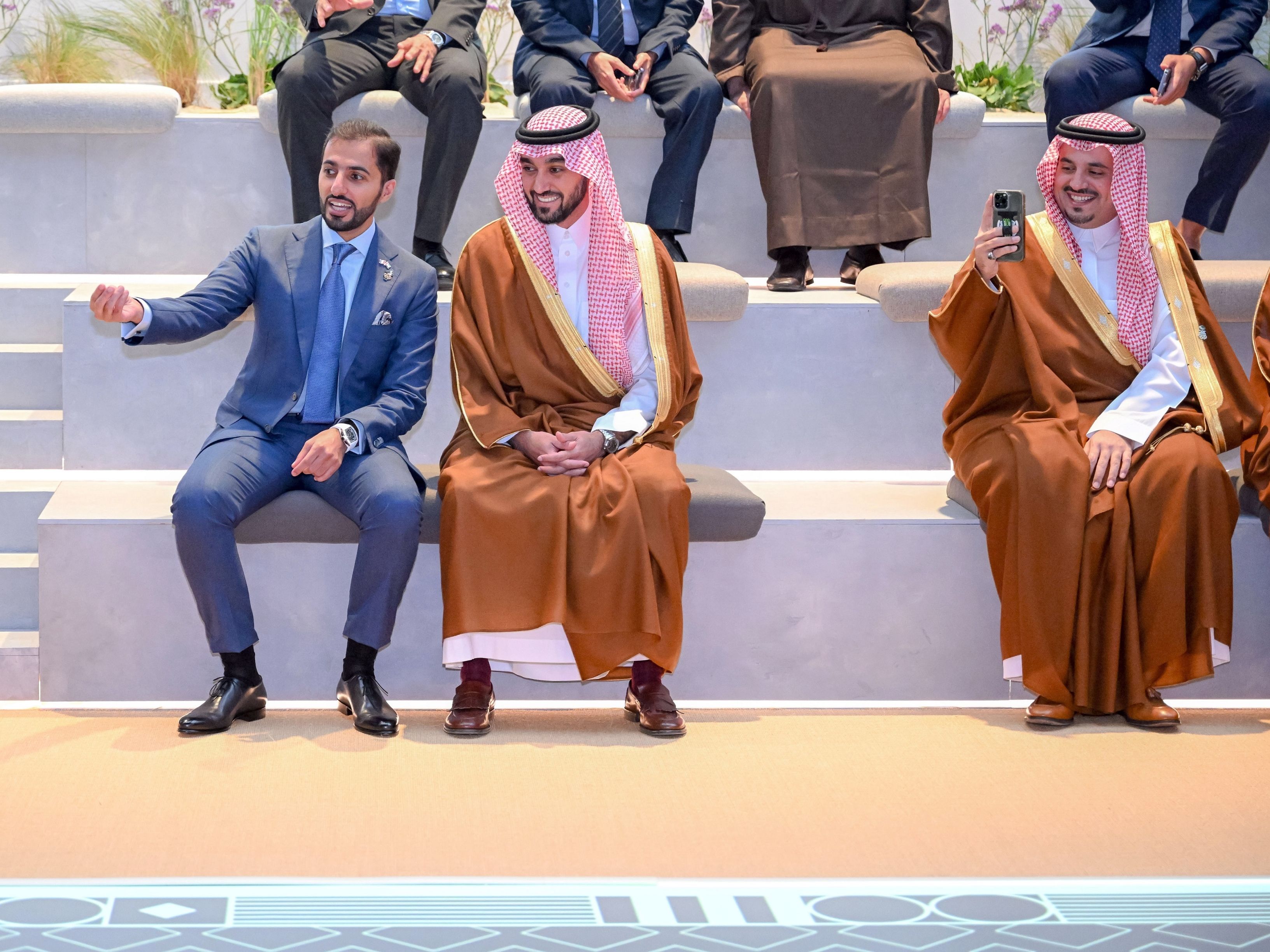 الامارات | راشد بن حميد النعيمي يستقبل وفود الدول الزائرة للبيت الأولمبي الإماراتي في باريس