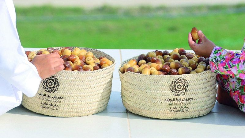 الامارات | فنجان القهوة يلازم الرطب في «مهرجان ليوا»