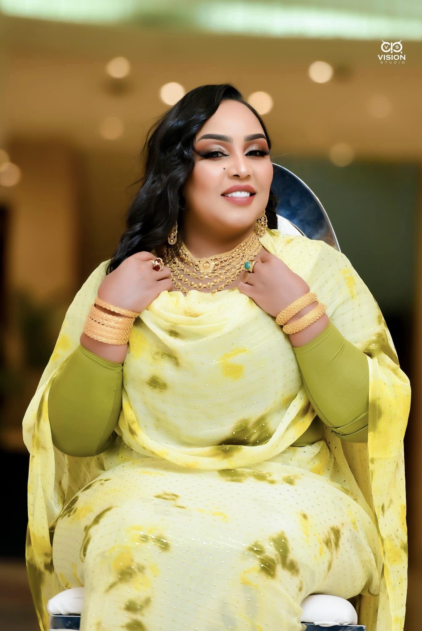 شاهد بالصور.. (إنت لمّا تكون معايا ما بفكر في الزمان).. الفنانة هدي عربي تخطف الأضواء على مواقع التواصل بجلسة تصوير جديدة