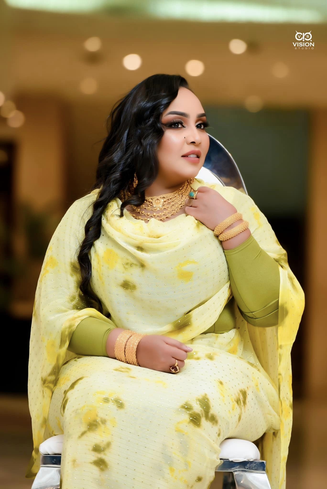 شاهد بالصور.. (إنت لمّا تكون معايا ما بفكر في الزمان).. الفنانة هدي عربي تخطف الأضواء على مواقع التواصل بجلسة تصوير جديدة