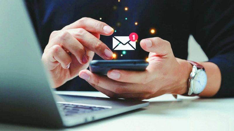الامارات | رسالة هاتفية تبرّئ شاباً من دين بـ 95 ألف درهم