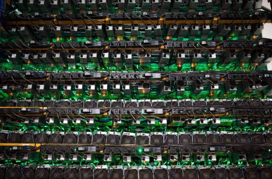 إليكم قائمة بأكبر عمالقة تعدين البيتكوين المدرجين في وول ستريت