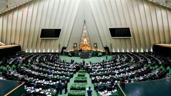 البرلمان الإيراني يطالب برد رادع لإسرائيل