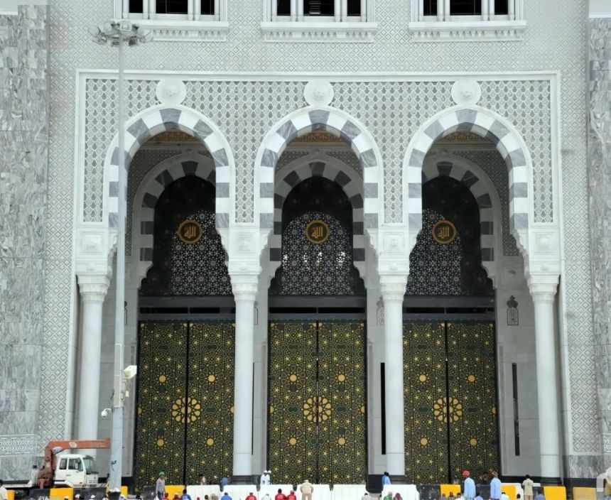 المسجد الحرام.. "باب الملك عبدالله" تحفة معمارية على أحدث طراز