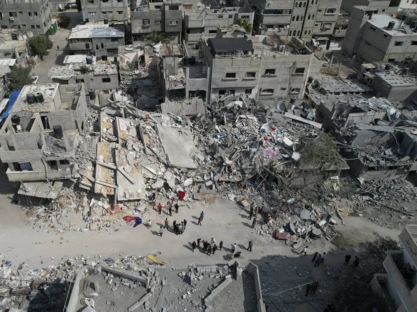 استشهاد عشرة فلسطينيين في قصف قوات الاحتلال الإسرائيلية على مدينة خان يونس