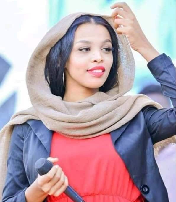 الفنانة رؤى نعيم سعيد: (بسبب هذا الموقف تعرضت للضرب بالكف على يد مجنون ضربني لمن حسيت ضرسي عاوز يقع)