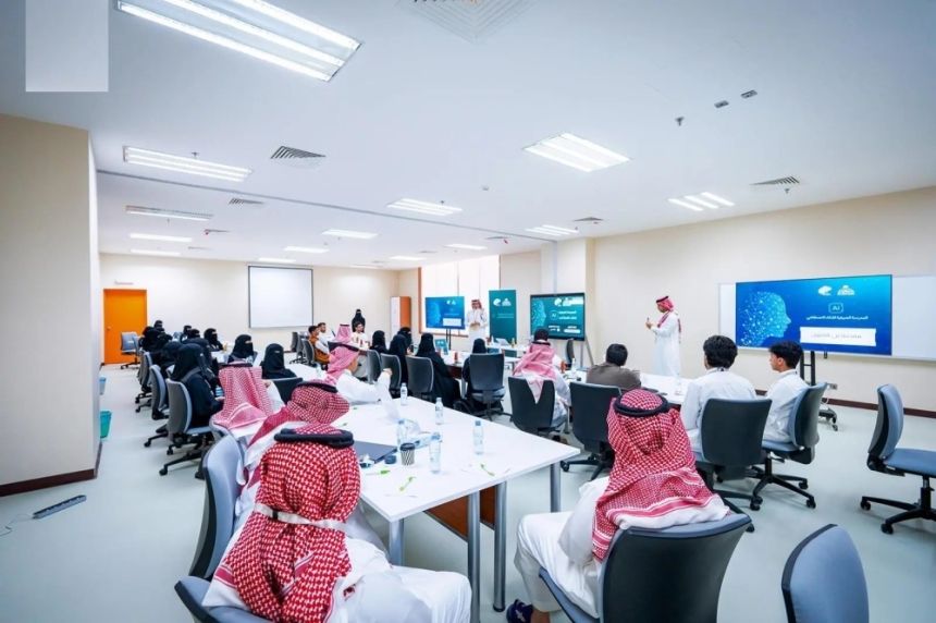 جامعة الملك خالد تطلق أعمال "مدرسة الذكاء الاصطناعي الصيفية"