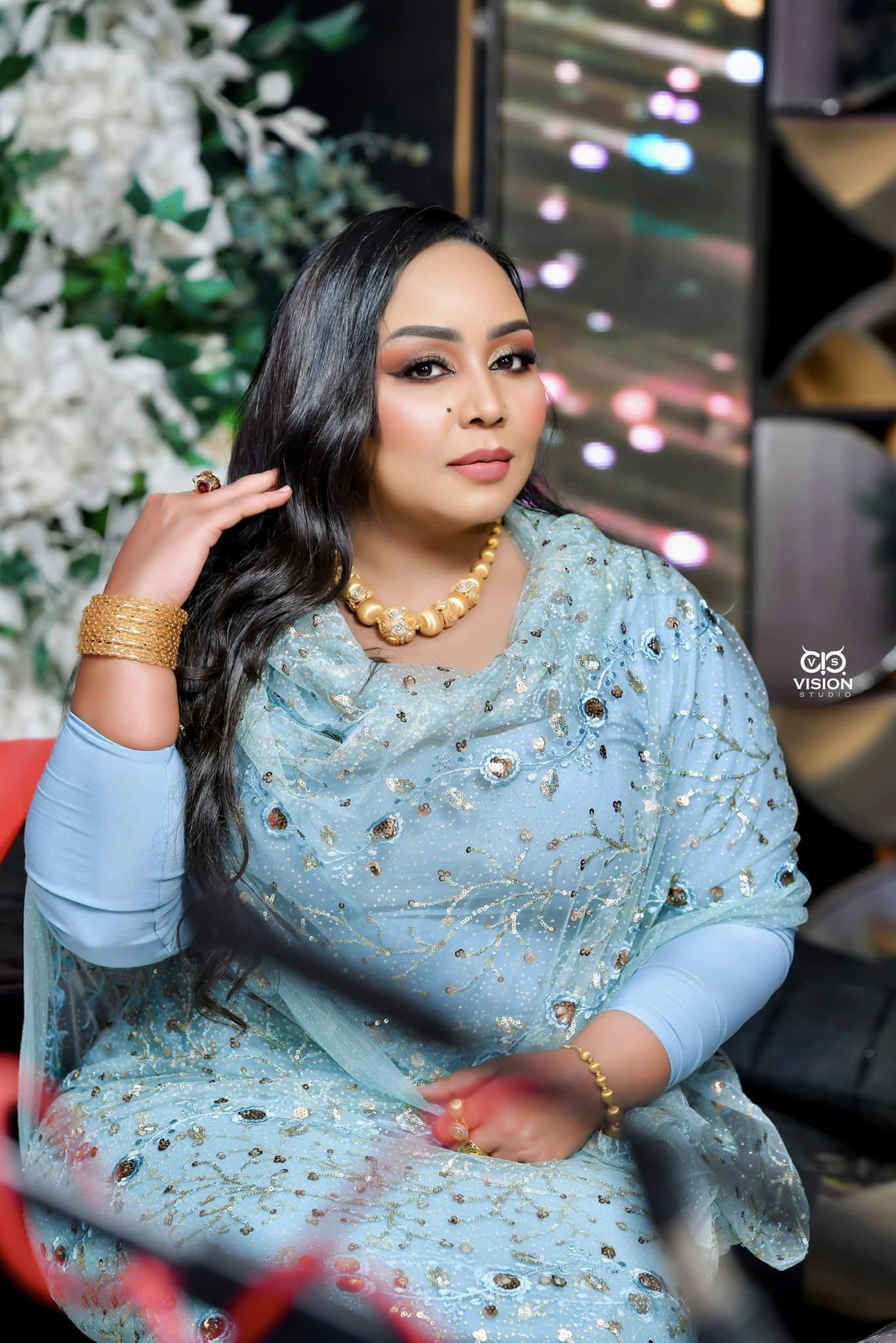 شاهد بالصور.. (هل من شوفة تاني ام هي مستحيلة !؟) من القاهرة.. الفنانة هدى عربي تخطف الأضواء بإطلالة مبهرة