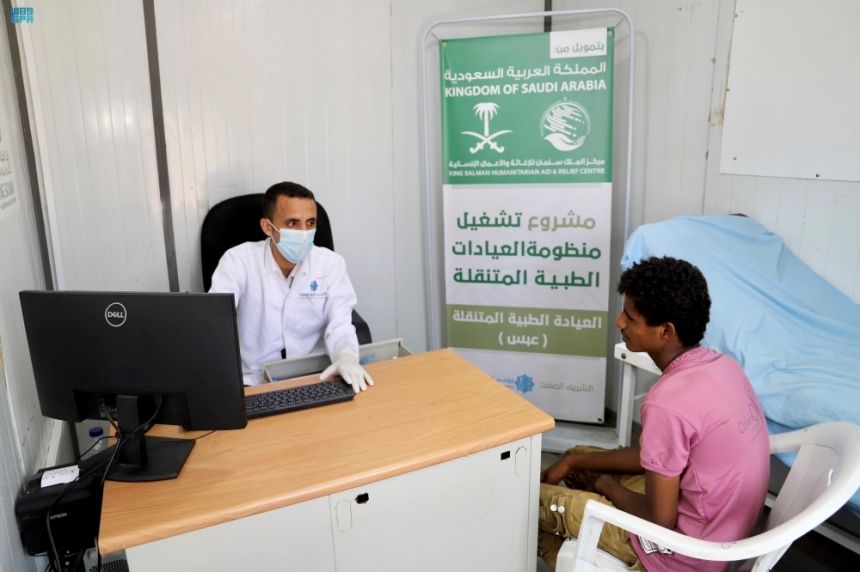 في 3 دول.. مركز الملك سلمان يوزع مساعدات غذائية وطبية