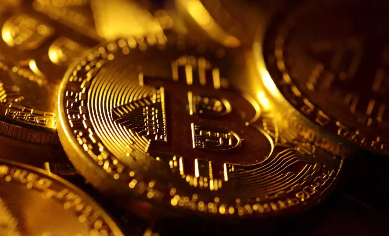 هل ستحافظ عملة البيتكوين على مستوى 60 ألف دولار؟
