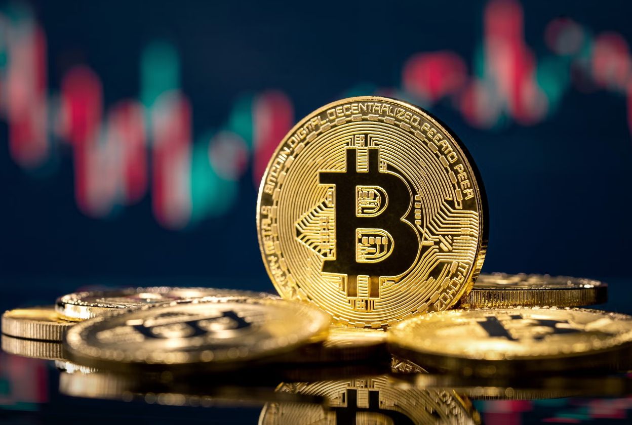 عودة البيتكوين للارتفاع بعد تراجع مؤشر الدولار الأمريكي (DXY)