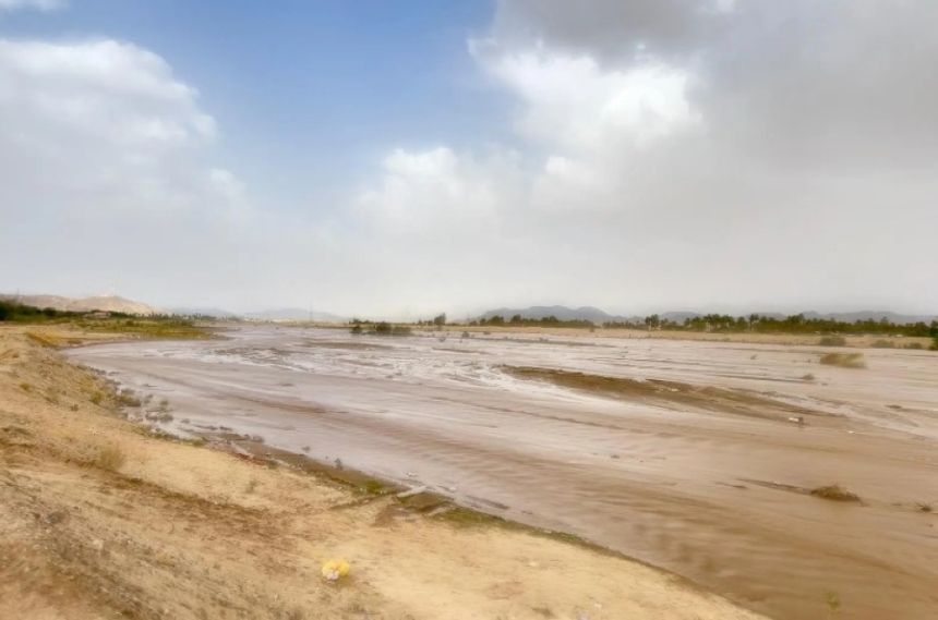 سيول وادي نجران تواصل جريانها منذ أيام