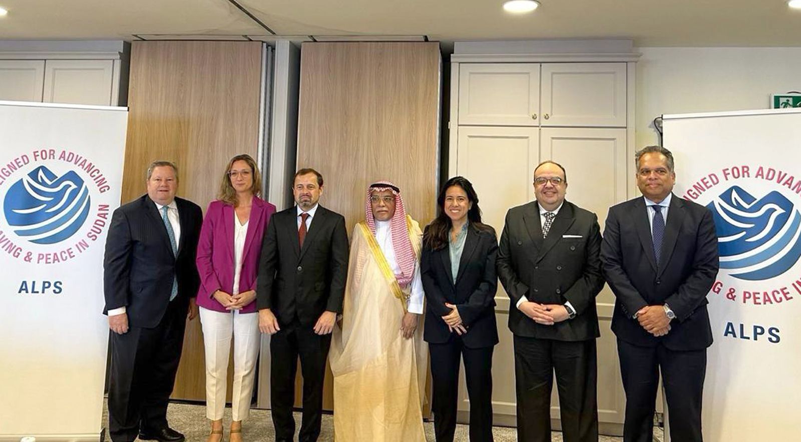 الخليج اليوم .. وزارة الخارجية الإماراتية تصدر بياناً بشأن المحادثات حول الأزمة السودانية