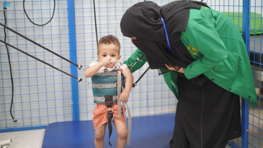 في 3 دول.. مركز الملك سلمان للإغاثة يقدم مساعدات طبية وغذائية