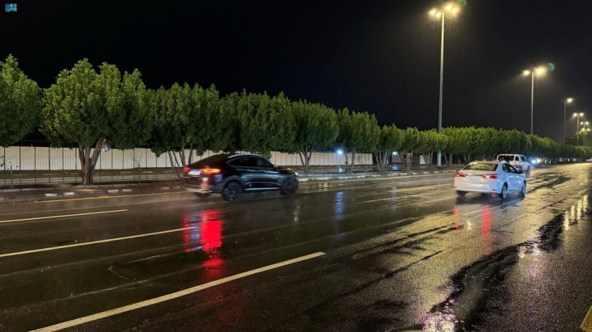 أمطار غزيرة وصواعق رعدية على العاصمة المقدسة ومحافظة الجموم