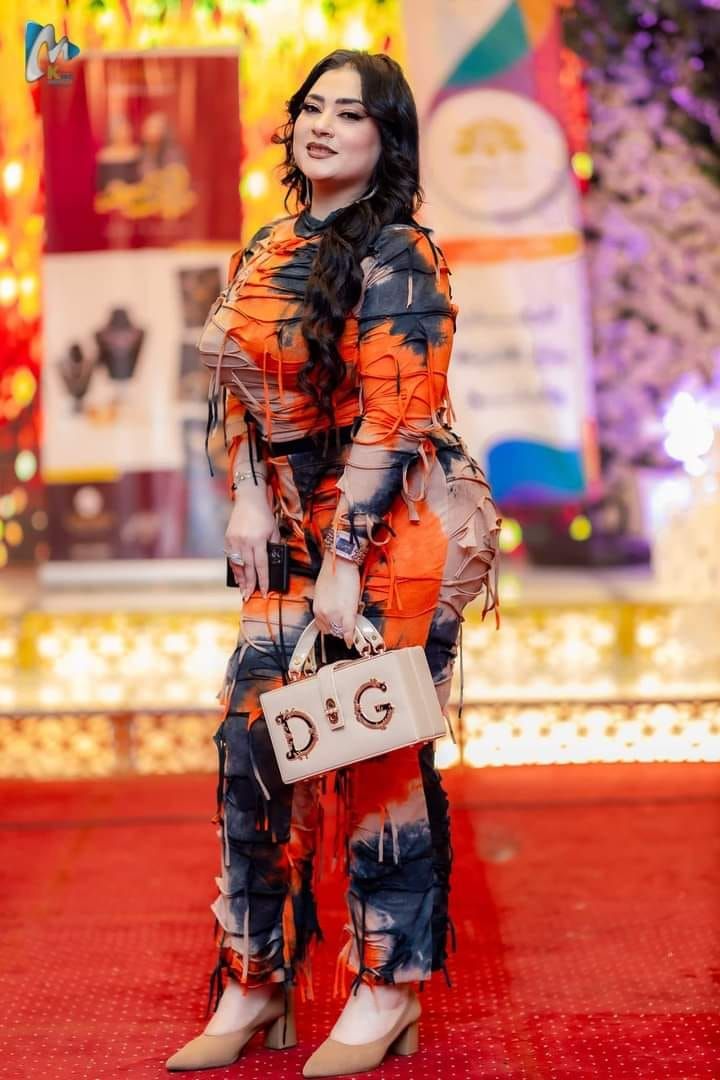 شاهد بالفيديو.. الفنانة “مونيكا” ترد بقوة على الشيخ أنس: (مالك ومال صدري وأباطي.. أنا ما زي النسوان البتشحدوهم في الخاص وعندي 3 جنسيات ممكن أوديك حتة ما تعرف تمشيها)