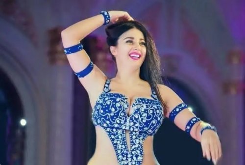 صافيناز في وضع ساخن و الجمهور بيتفرج من تحت لتحت – غلبت سما المصري و لورديانا