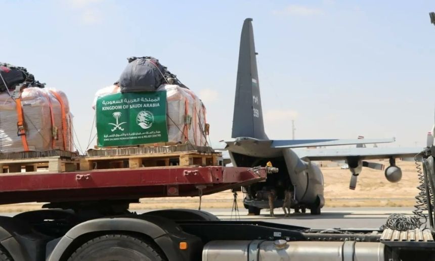 صور| مركز الملك سلمان يواصل عمليات الإنزال الجوي للمساعدات على قطاع غزة