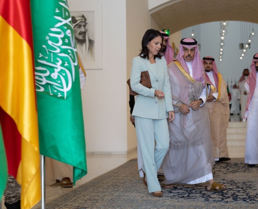 وزير الخارجية ونظيرته الألمانية يبحثان تكثيف التنسيق الثنائي