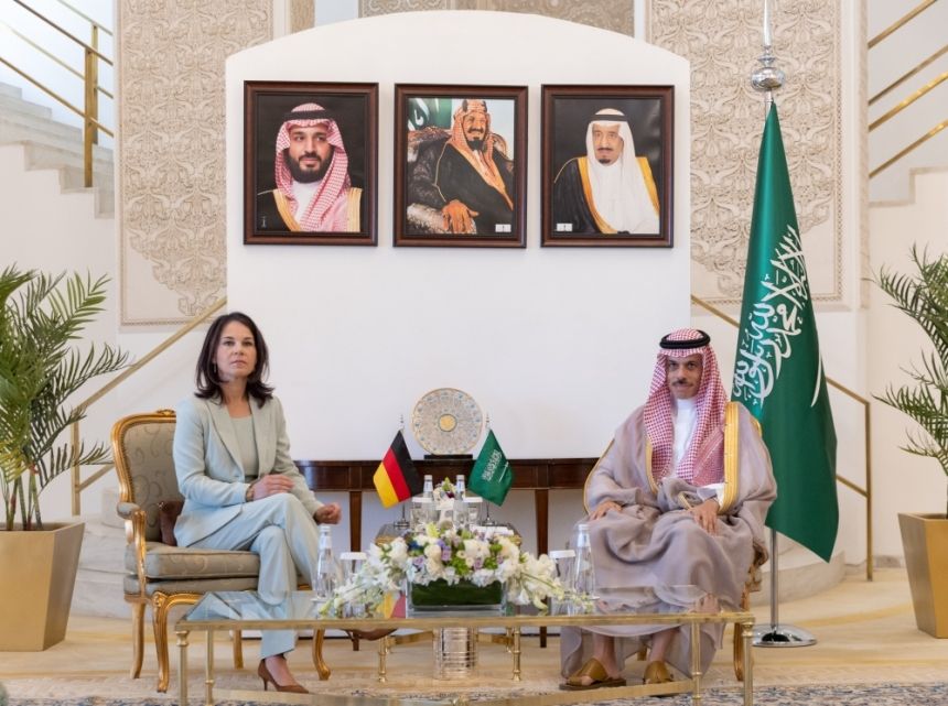 وزير الخارجية ونظيرته الألمانية يبحثان تكثيف التنسيق الثنائي