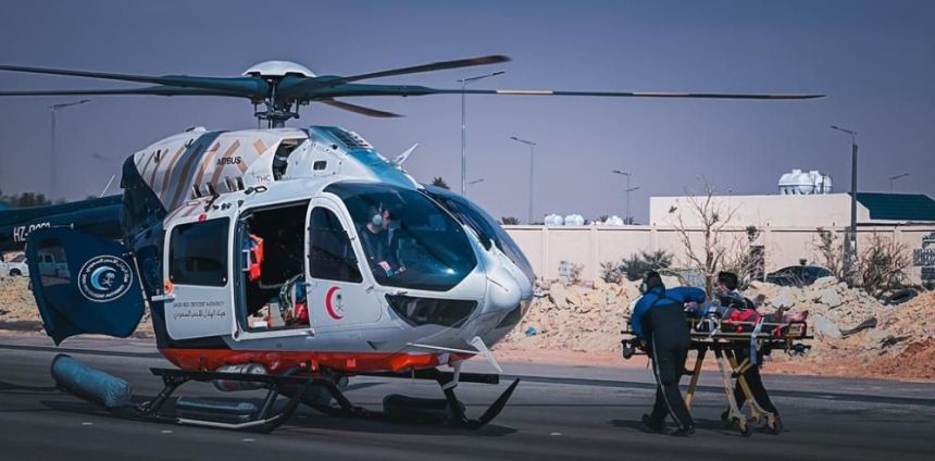جازان.. الإسعاف الجوي يباشر حالة مرضية على ارتفاع 3,000 قدم