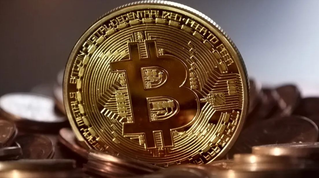 ما تأثير تقرير الوظائف الأمريكية وانخفاض معدل البطالة على سعر البيتكوين؟