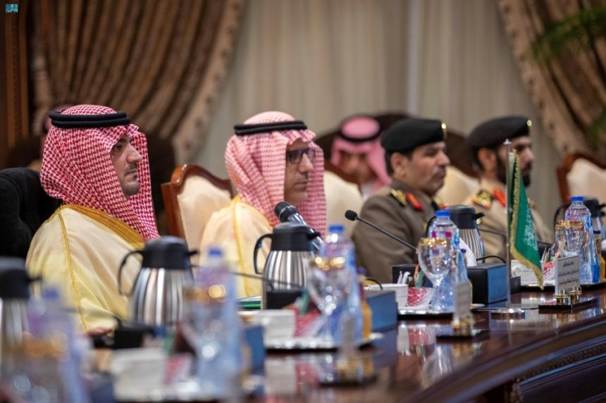 وزير الداخلية ونظيره المصري يبحثان تطوير مسارات التعاون الأمني