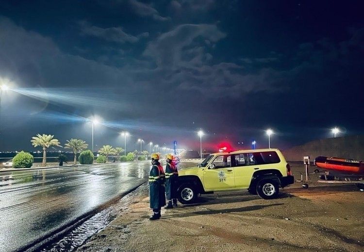 السعودية | الدفاع المدني: استمرار هطول الأمطار الرعدية على بعض مناطق المملكة من يوم غدٍ الاثنين حتى الجمعة المقبل