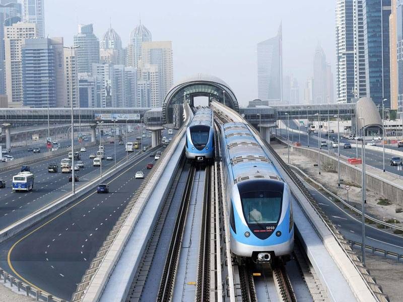 الامارات | احتفالاً بالذكرى الـ15 لتأسيسه.. محطات مهمة في مسيرة "مترو دبي"