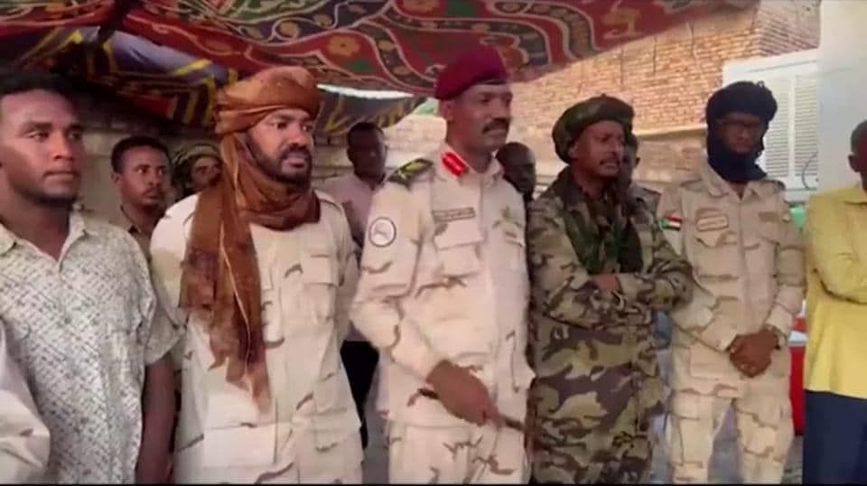 بالصورة.. القائد الميداني للدعم السريع بالجزيرة “كيكل” يعترف: (فقدنا عددا كبيرا من الضباط وقوات العمل الخاص استغلت الظرف وقامت باغتيال قائد شعبة الإعلام التابع لنا)