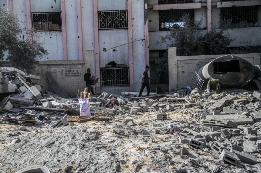 استشهاد 6 فلسطينيين في قصف للاحتلال على حي الزيتون