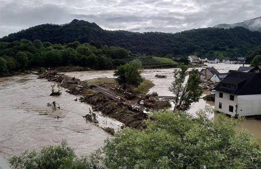 مصرع 5 أشخاص بسبب العواصف والأمطار الغزيرة شرق رومانيا