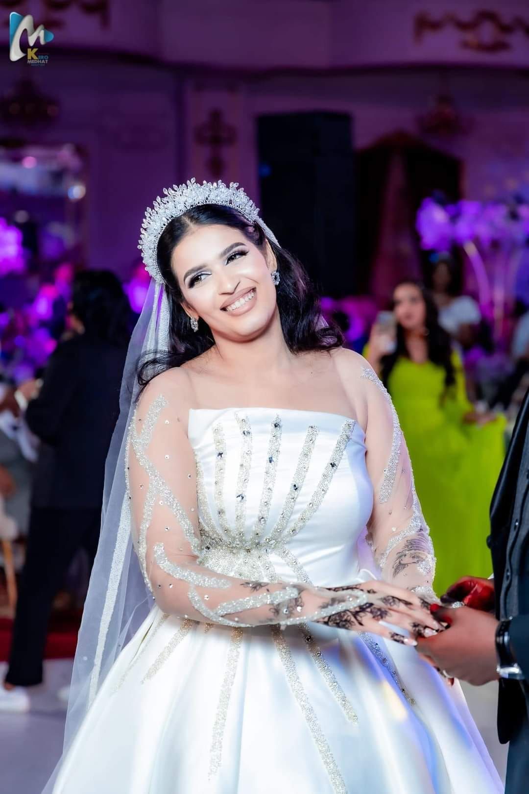 شاهد بالصور والفيديو.. رجل الأعمال السوداني وعروسته يواصلان إشعال مواقع التواصل بلقطات من حفل زفافهما الضجة بالقاهرة ويعبران عن سعادتهما بالتنظيم الرائع للفرح