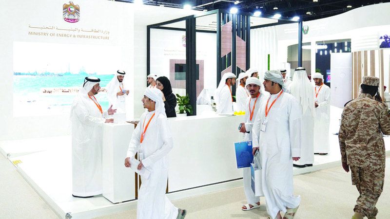 الامارات | 100 فرصة عمل للمواطنين        في معرض التوظيف بالفجيرة
