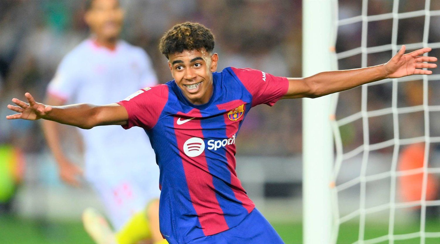 الامارات | رونالدو يخلع ثوب "النرجسية".. ويعتبر لاعب برشلونة أفضل منه ومن ميسي!