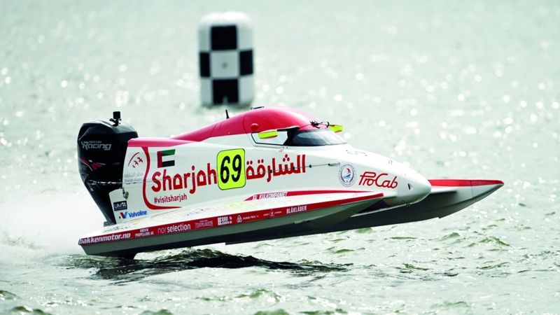 الامارات | زورق فريق الشارقة بطل العالم للفورمولا 4 للمرة الأولى في تاريخه