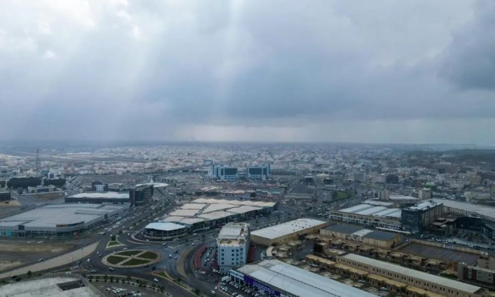 "الأرصاد" يحذر من أمطار ورياح شديدة على جازان وتبوك