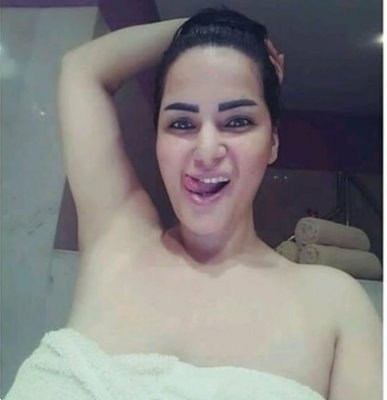 سما المصري تفعل المحظور بيديها في بث مباشر وبدون خجل .. اتفرج على القشطة البلدي!