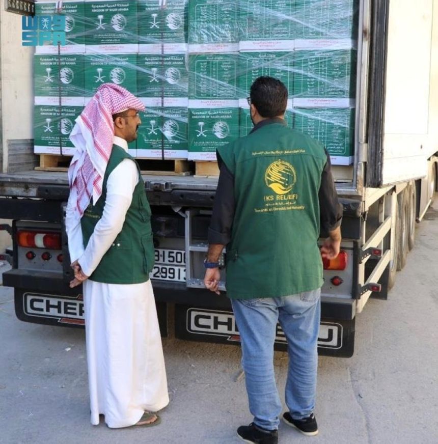 تسليم دفعة جديدة من مساعدات الحملة السعودية لإغاثة الشعب الفلسطيني