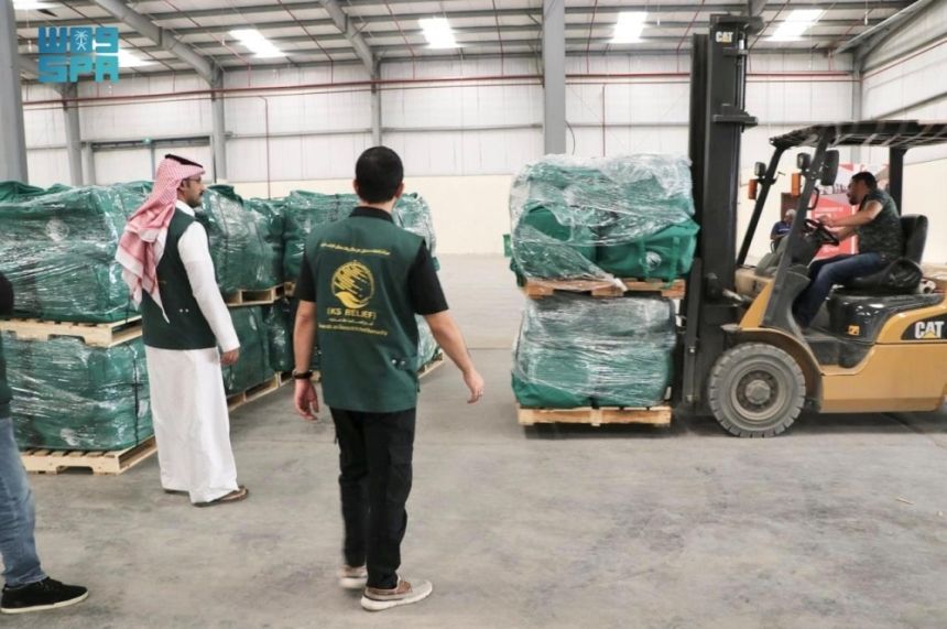 تسليم دفعة جديدة من مساعدات الحملة السعودية لإغاثة الشعب الفلسطيني