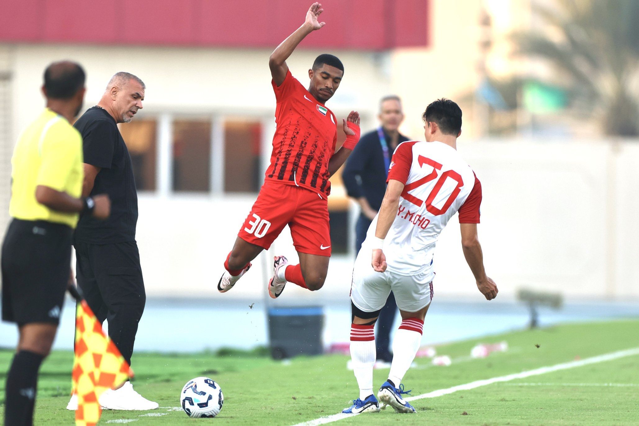الامارات | بالعربي ولوكاس.. الشارقة يستغل خطأين لمحمد أحمد وينهي صمود حارس البطائح