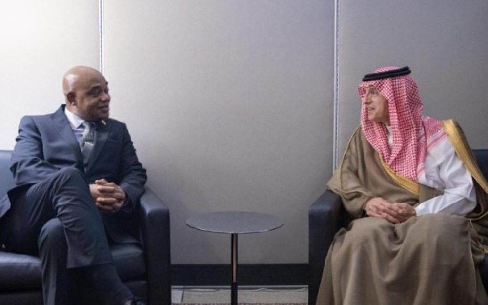 "الجبير" ووزير خارجية كولومبيا يبحثان تعزيز العلاقات بعدة مجالات