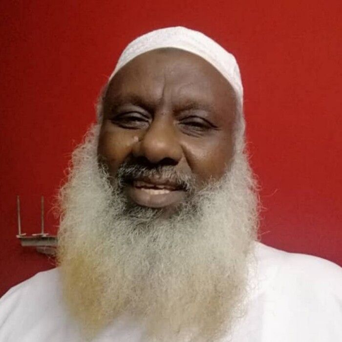 شاهد بالفيديو.. رواد مواقع التواصل ينشرون مقطع للناشط “الدعامي” صلاح سندالة يتغزل من خلاله في البرهان والجيش والأخير يرد: (ده في الجاهلية قبل الإسلام)