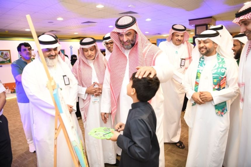 معرض "وطن يسكن القلوب" إبداع فني يجسد حب الوطن في تعليم مكة المكرمة