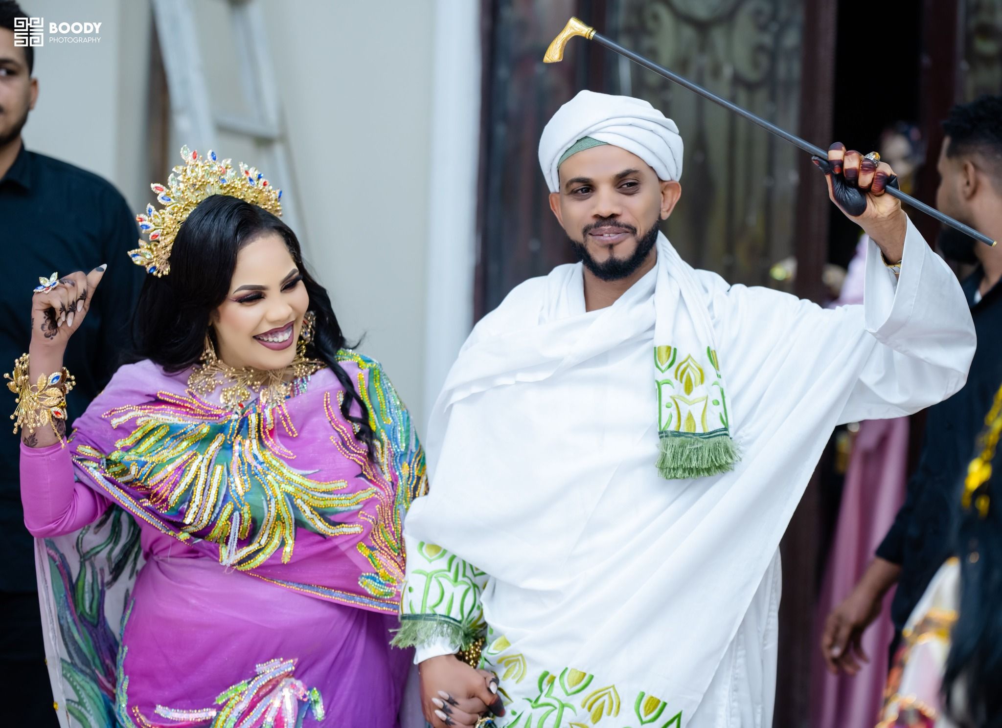 شاهد.. الفنانة آسيا بنة تخطف الأضواء وتتصدر الترند على مواقع التواصل السودانية بصور زواجها