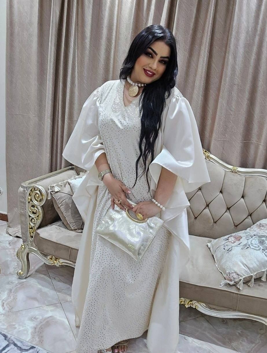 شاهد بالصور.. بالدراعة الأنيقة.. حسناء الفن السوداني تخطف الأضواء وتبهر المتابعين