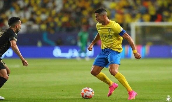 شقيقة كريستيانو رونالدو تظهر بالحجاب في مسجد الشيخ زايد بأبو ظبي