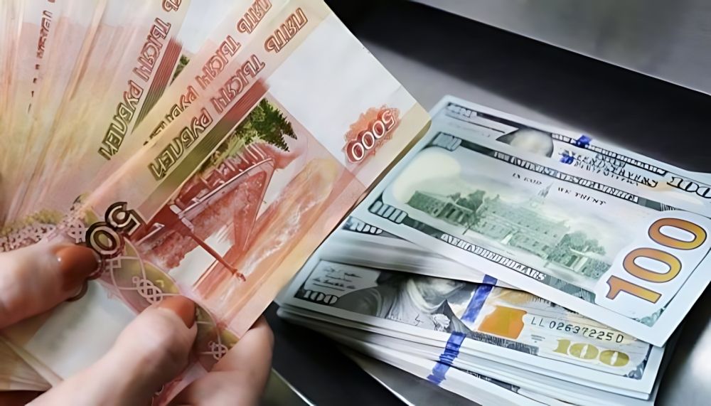 "المركزي الروسي" يرفع سعر الروبل مقابل العملات الرئيسية