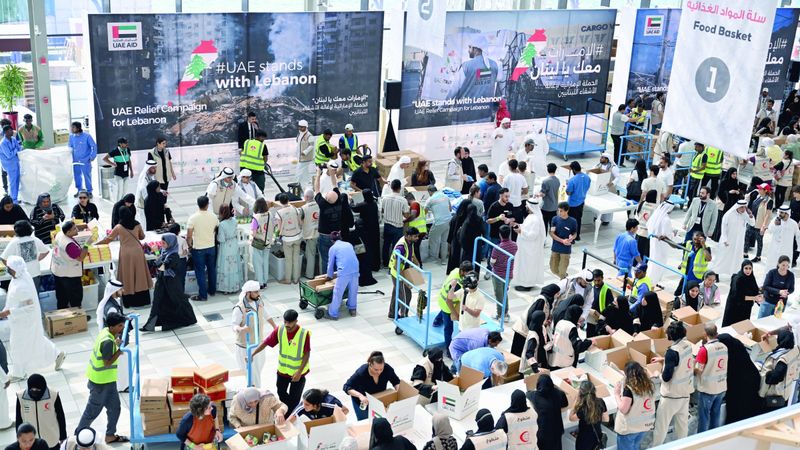 الامارات | «الإمارات معك يا لبنان» تجمع 250 طن مساعدات في أبوظبي