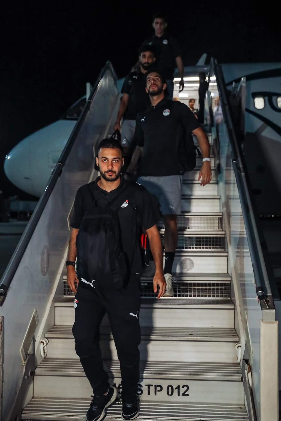 بعد رحلة ٨ ساعات ..منتخب مصر يصل موريتانيا لمواجهتها الثلاثاء المقبل